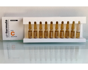 Dung dịch dưỡng da chứa Vitamin C, giúp làm sáng da, ngăn ngừa lão hóa và vết nám